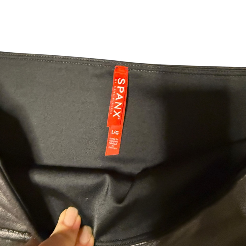 Spanx Faux Leather Shape Wear High Rise Leggings Size Large - Picture 2 of 10